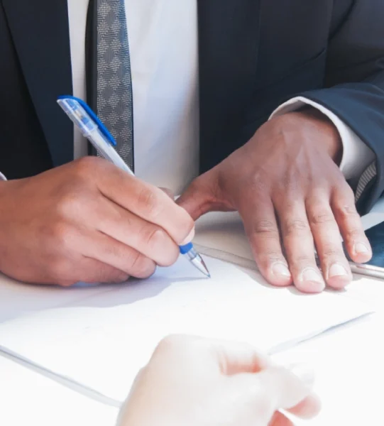 صياغة العقود والاتفاقيات